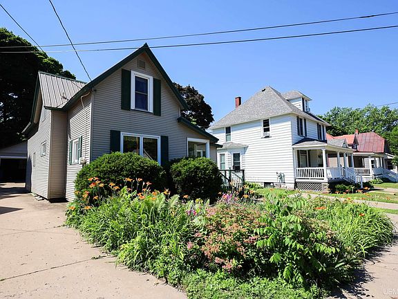 3rd image of 133 W Crescent St