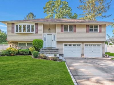 37 Barry Lane S, Old Bethpage, NY, 11804