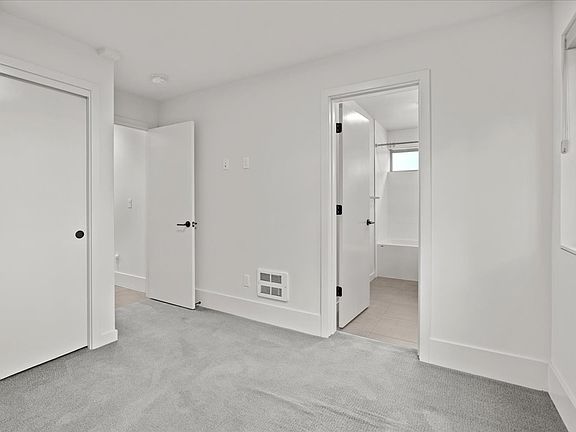 5th image of 2724 NE 115th St