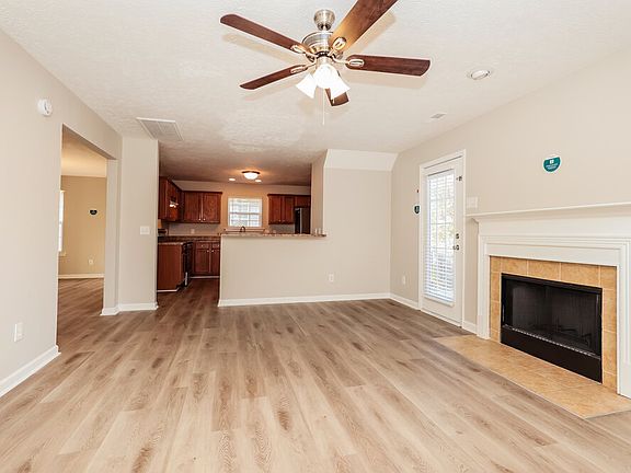 5th image of 2805 Windcrest Trl