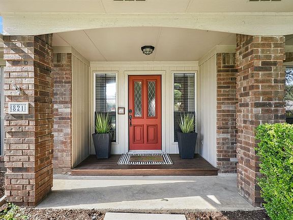 3rd image of 821 Ledgemont Dr