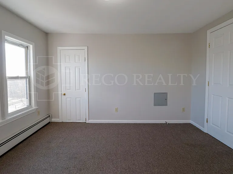 295 Franklin Ave #3 — Photo 7