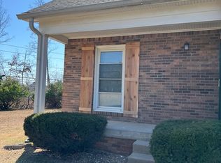 2100 Single Tree Dr, Clarksville, TN 37040