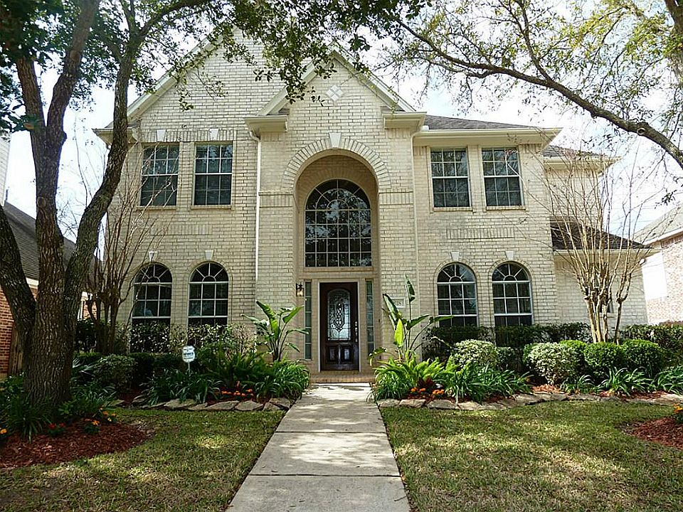 1st image of 1818 Lakefront Dr