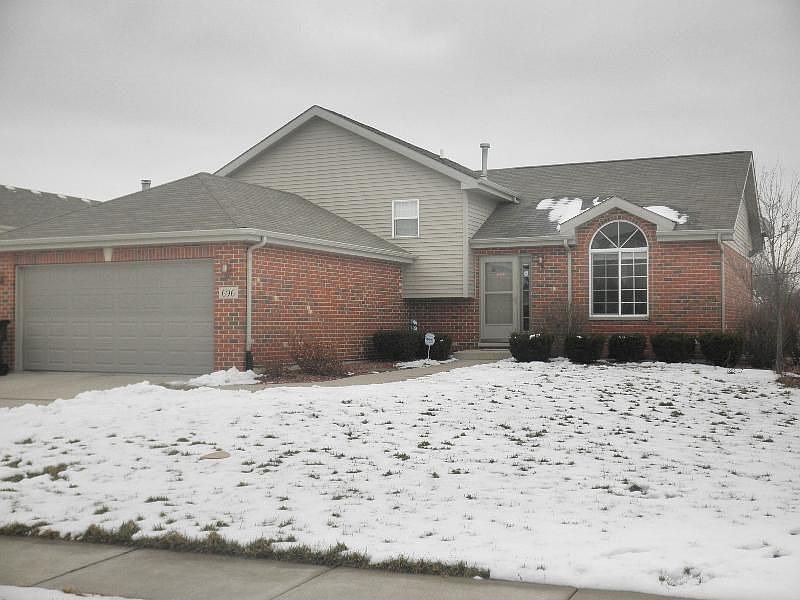 1st image of 696 Marilyn Dr