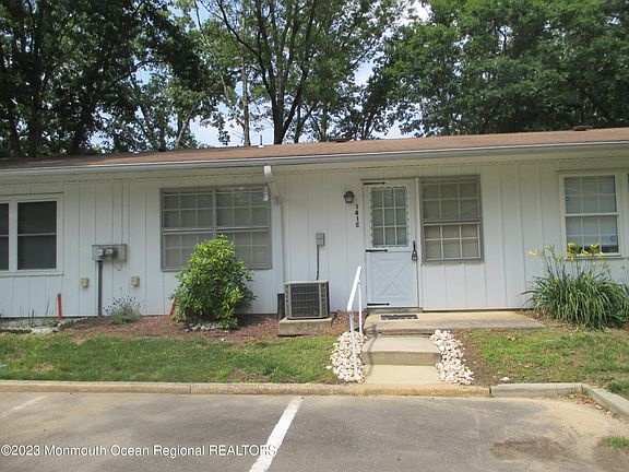 2nd image of 141C Farrington Court