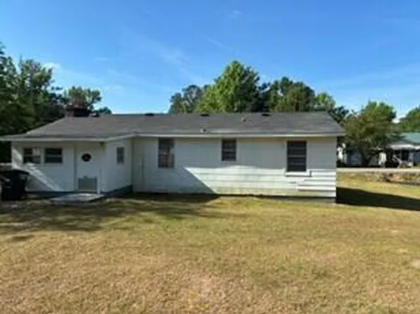 703 E Walker St, Wrens, GA 30833