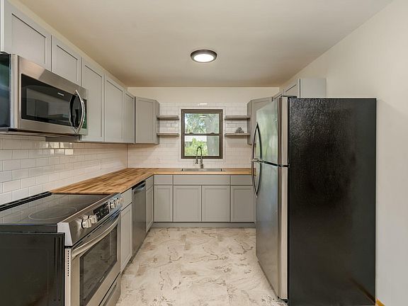 5th image of 208 Thayer Ave
