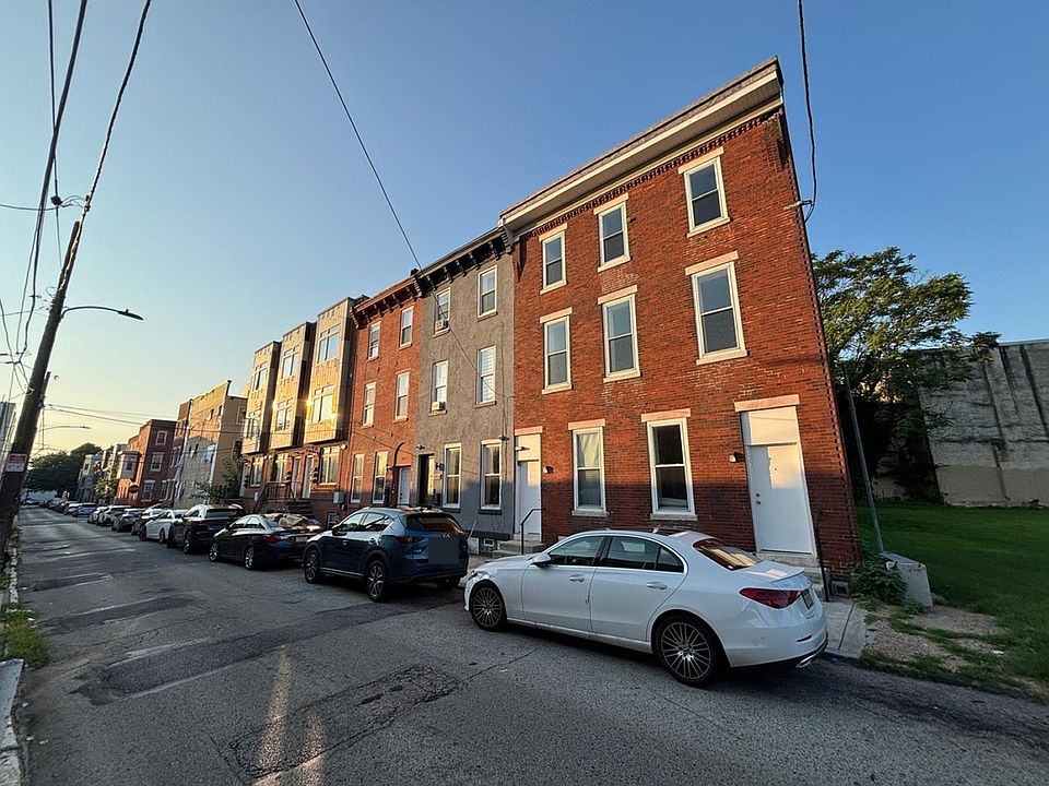2nd image of 1916 Ingersoll St