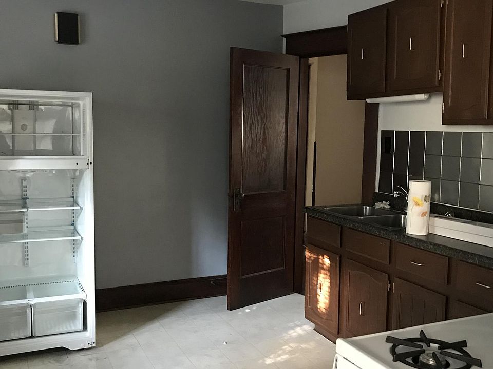 1st image of 202 Woodlawn Ave