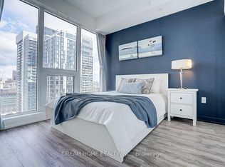 77 Shuter St #2611, Toronto, ON M5B 0B8