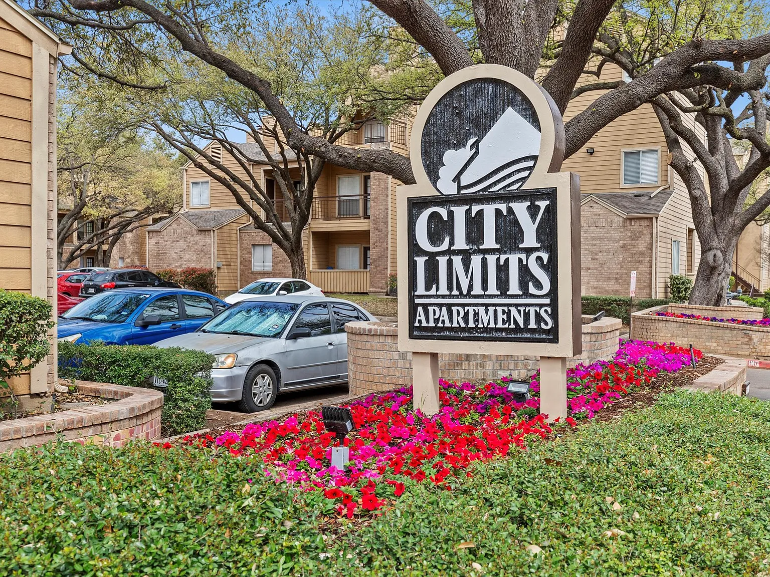 City Limits — Photo 2