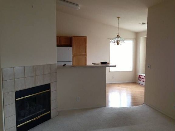 Living Rm. W/ Fireplace