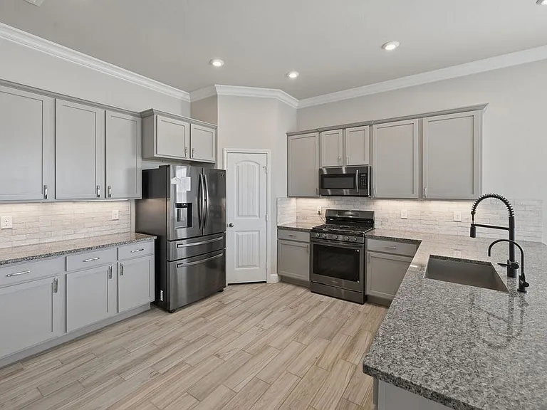 6801 Baron Dr — Photo 23