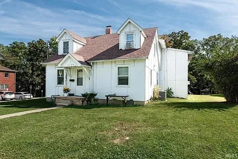 4 bed, 1.5 bath, 1516 sqft, $2,200 — Photo 2