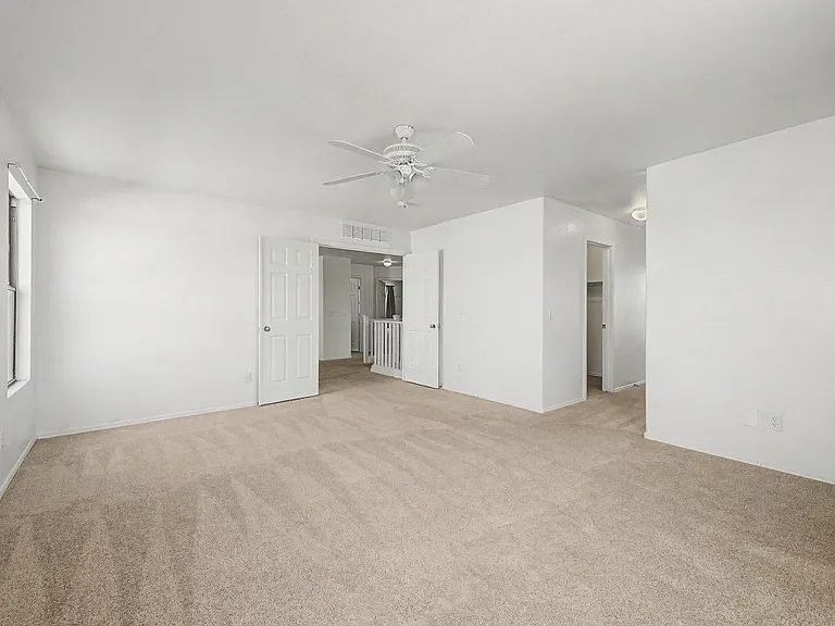 559 W Viola St — Photo 23