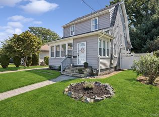 403 Clinton St, Bellmore, NY 11710