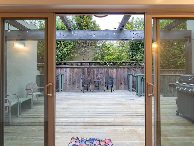 610 Forest Ave — Photo 49