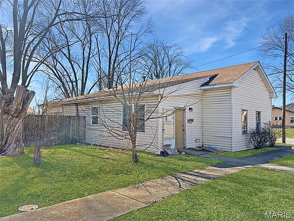 4th image of 2600 E 24th St
