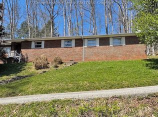103 Goad Dr, Clendenin, WV