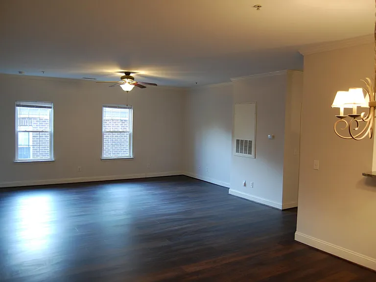 1935 E Woodlawn Rd — Photo 12
