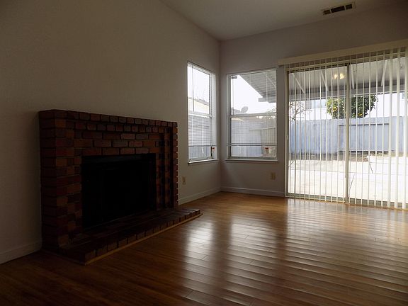 3rd image of 8718 Deer Creek Cir