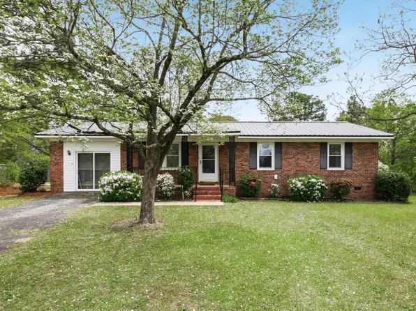 3605 Concord Ct, Hope Mills, NC 28348