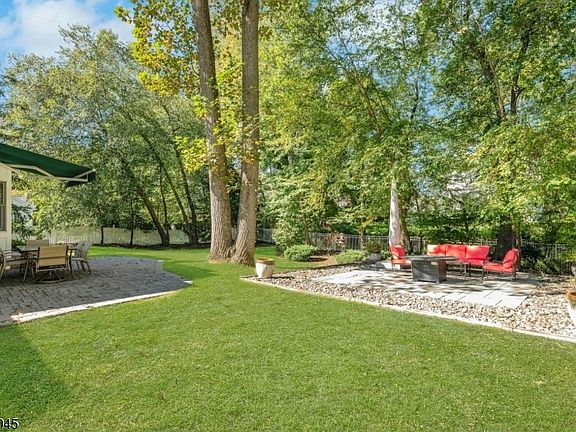 3rd image of 24 Westminster Rd