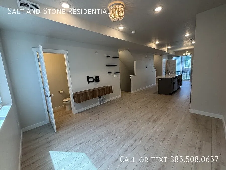 Modern Smart Townhome with 2-Car Garage, 2 Bed / 2.5 Bath — Photo 3