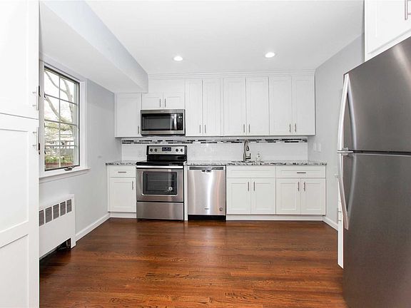 5th image of 134 W 13th St