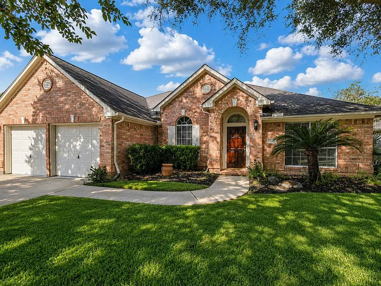 1714 Bumelia Ct — Photo 1