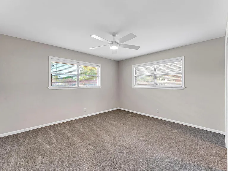 6327 Wynnwood Ln — Photo 16