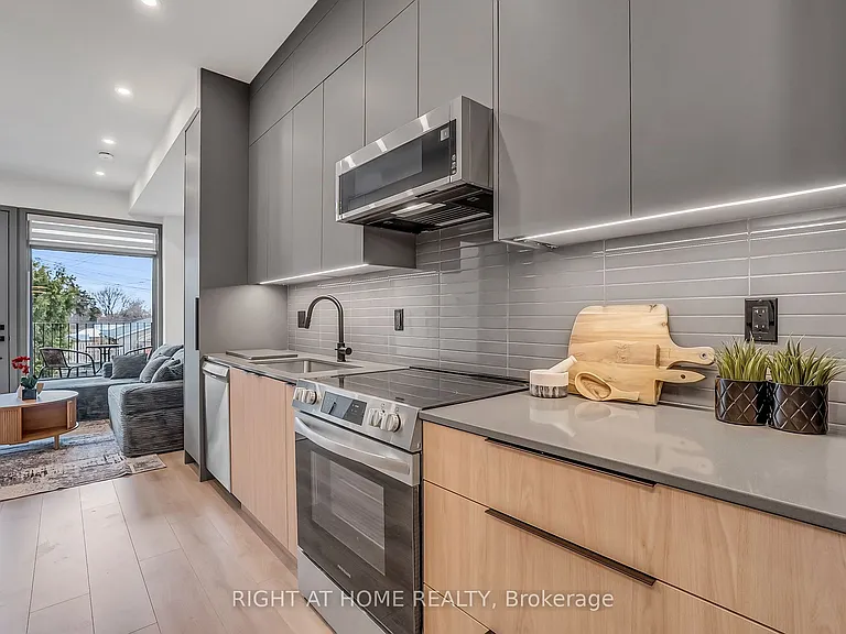 1169 Davenport Rd #2 — Photo 9
