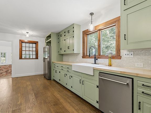 4th image of 321 Sudbury St