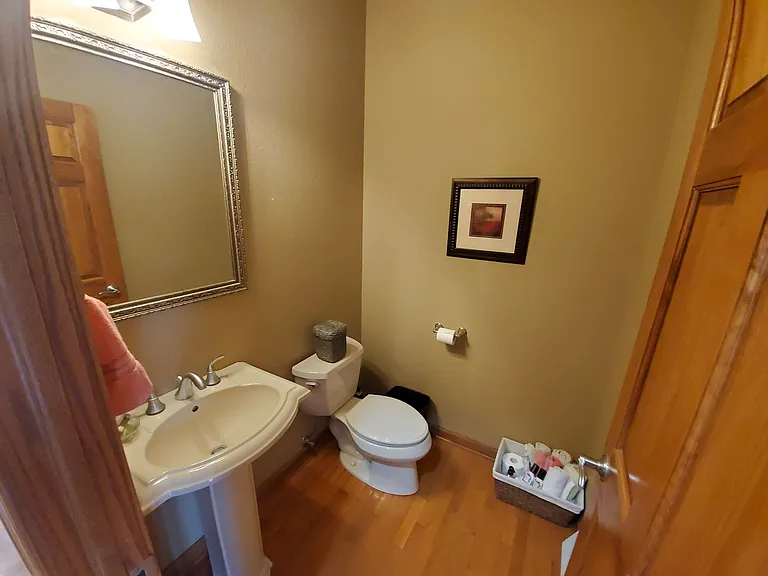 W150N7229 Paseo Ln — Photo 22