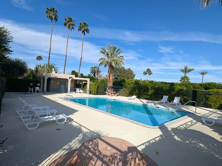 2260 N Indian Canyon Dr #B — Photo 25