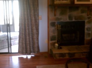 401 Cedarstone Rd, Morgantown, WV 26505