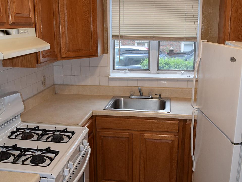 1st image of 8401 14th Ave #4