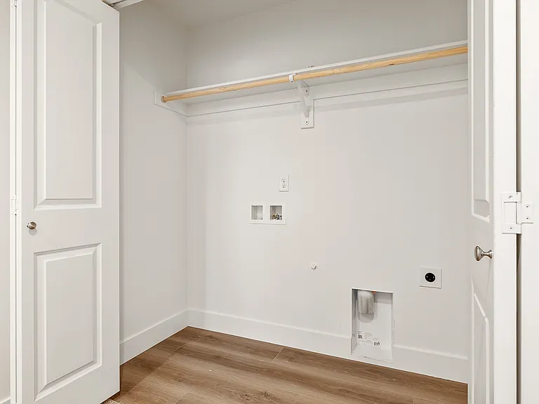 1074 S Underwood Pl #120 — Photo 4