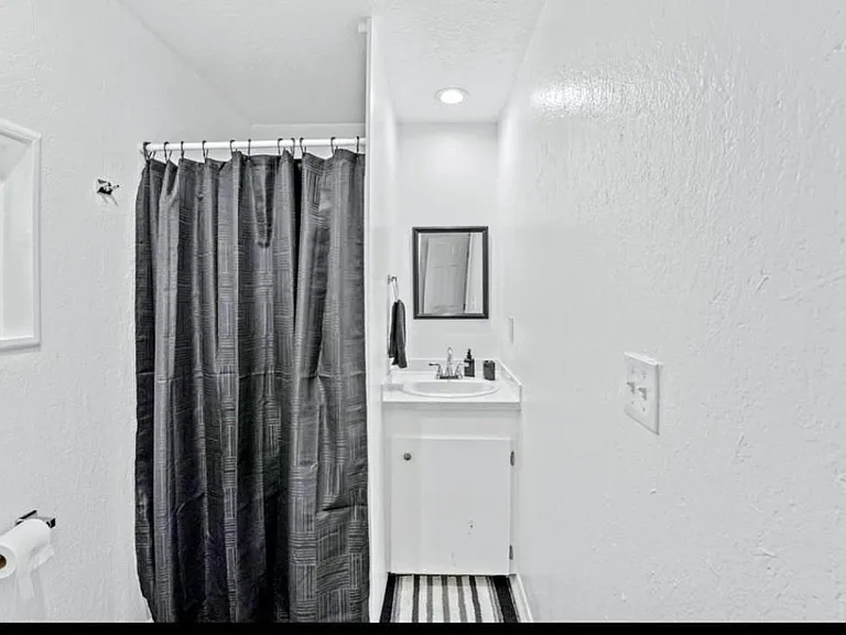 12918 Peggys Ln #C — Photo 7
