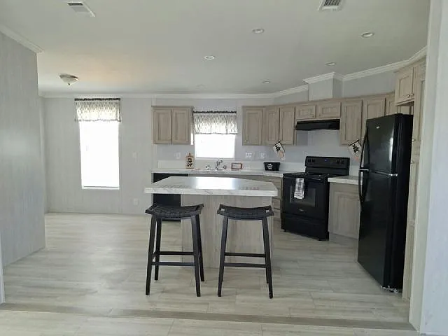 3 bed, 2.0 bath, 1120 sqft, $2,200 — Photo 4
