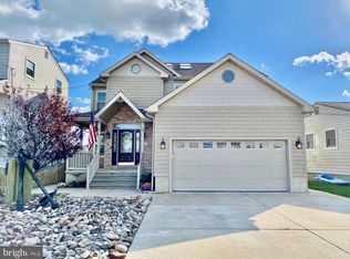 911 N Shore Dr, Brigantine, NJ 08203