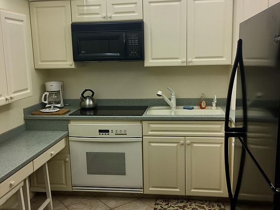3rd image of 380 Seaview Ct #3-209