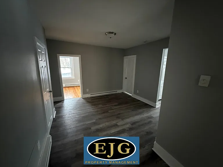 207 Pine St #2 — Photo 7