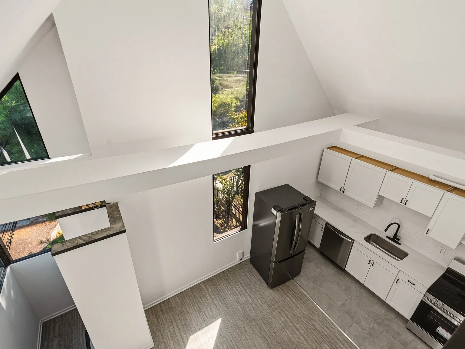 3 bed, 1300 sqft, $2,795 — Photo 3