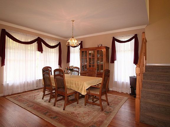 Formal dining room 