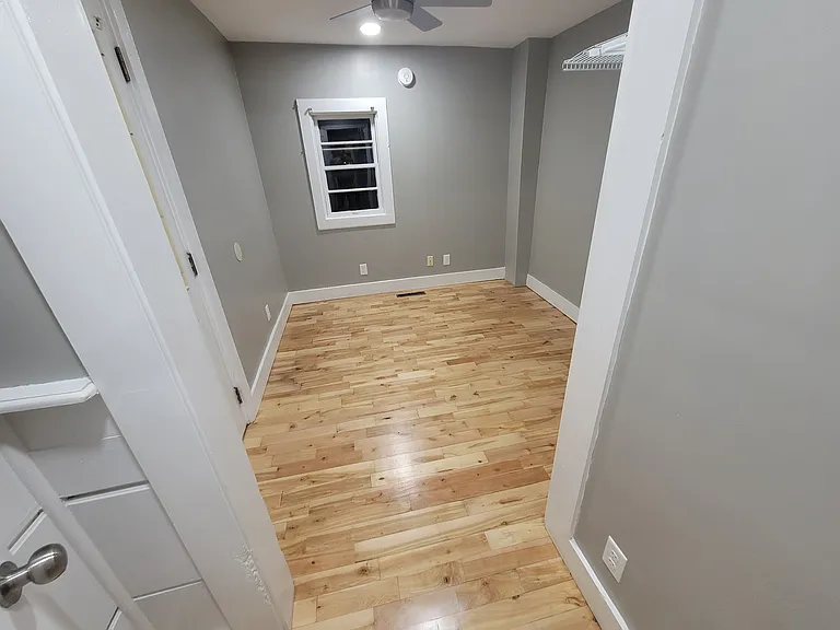 29 Foster St #1 — Photo 12