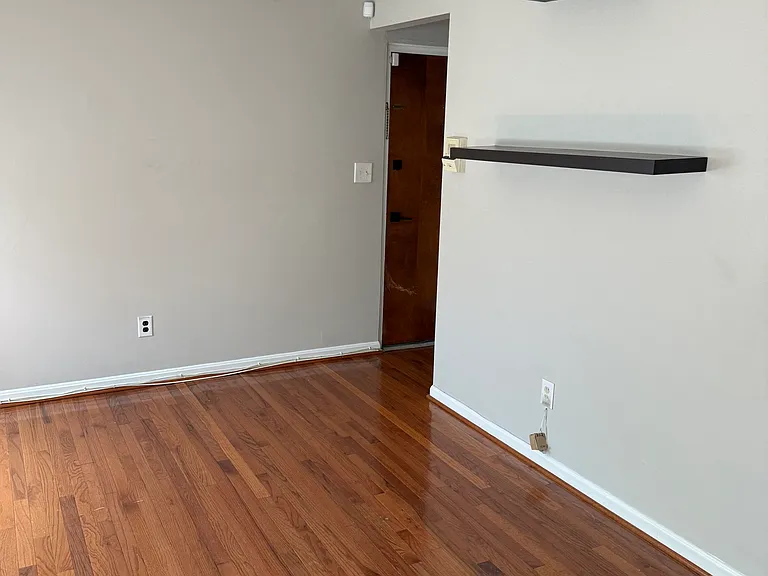 2001 Fort Davis St SE #102 — Photo 2