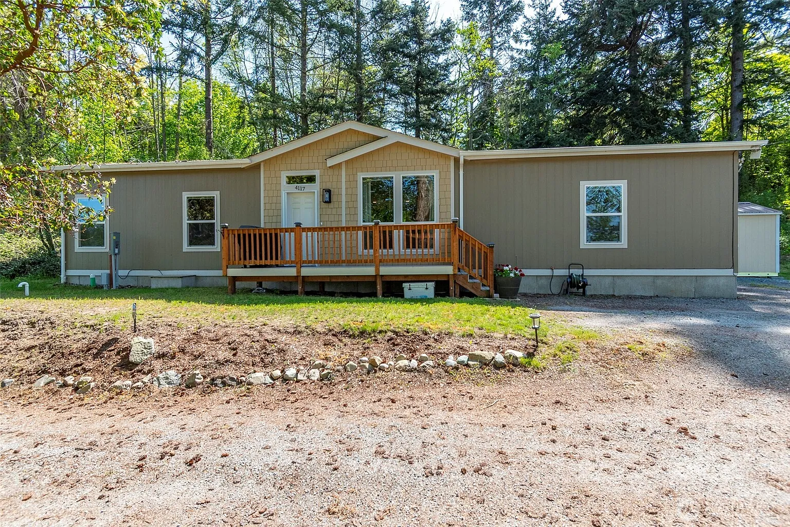 4117 Oakes Avenue photo 1