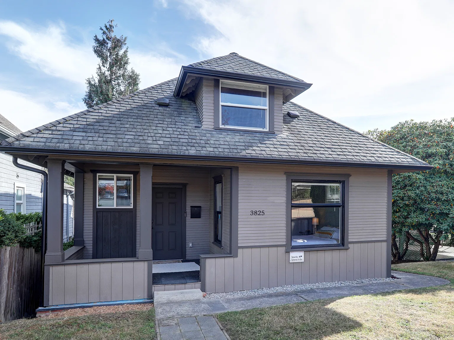 3 bed, 1366 sqft, $3,980 — Photo 1